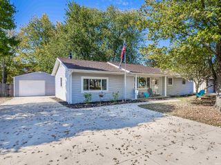 801 N Maxine Drive, Ossian, IN 46777