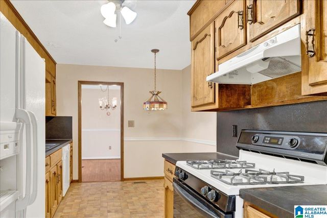 210 CANDLELIGHT LANE, Irondale, AL 35210