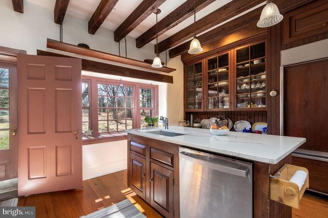 6766 LAUREL RD, New Hope, PA 18938