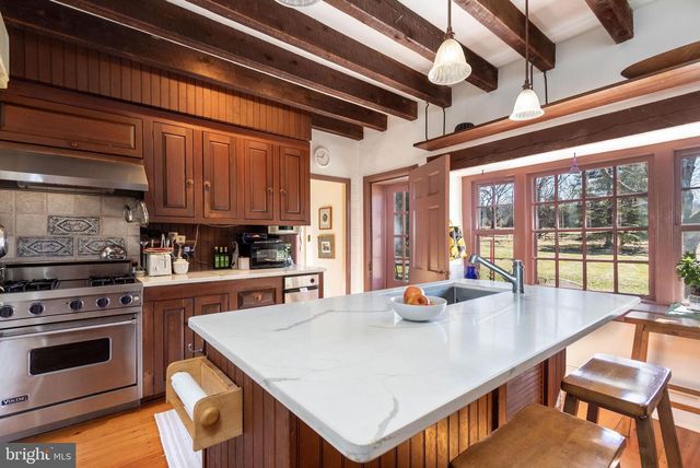 6766 LAUREL RD, New Hope, PA 18938