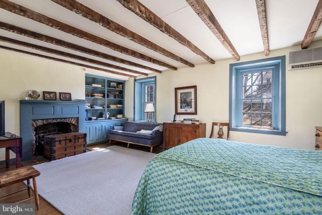 6766 LAUREL RD, New Hope, PA 18938