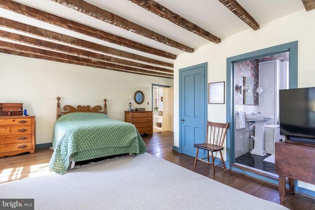 6766 LAUREL RD, New Hope, PA 18938