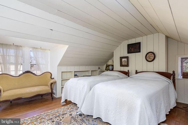 6766 LAUREL RD, New Hope, PA 18938