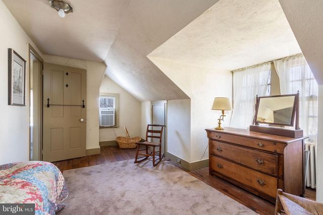 6766 LAUREL RD, New Hope, PA 18938