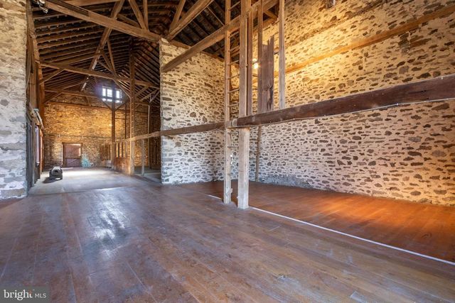 6766 LAUREL RD, New Hope, PA 18938