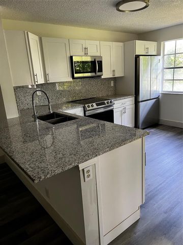 6596 Via Regina 6596, Boca Raton, FL 33433