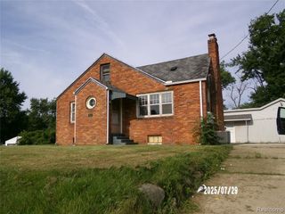 3052 S Center Road, Burton, MI 48519