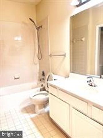 12035 OVERBRIDGE LN, Fairfax, VA 22030