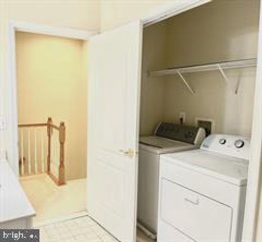 12035 OVERBRIDGE LN, Fairfax, VA 22030