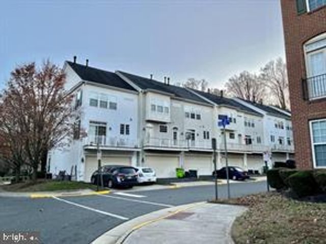 12035 OVERBRIDGE LN, Fairfax, VA 22030