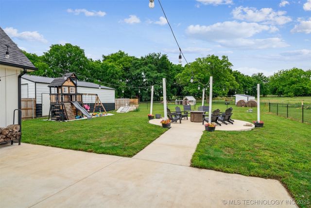 3566 E Highway 412, Locust Grove, OK 74352