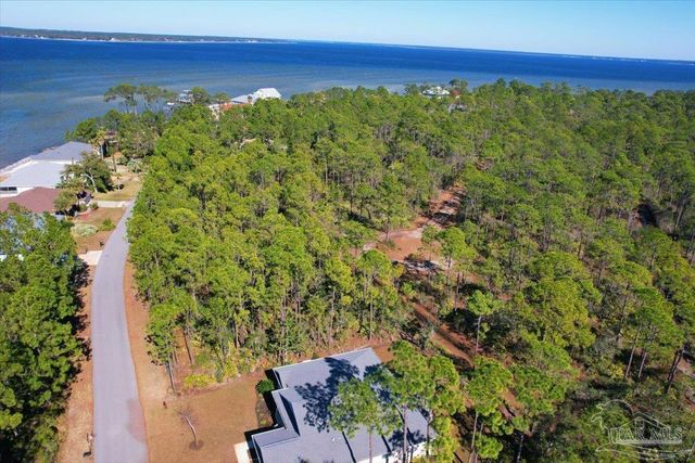 5433 North Shore Rd, Pensacola, FL 32507