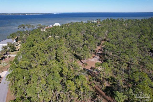 5433 North Shore Rd, Pensacola, FL 32507