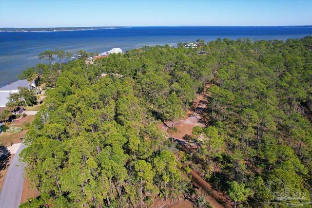 5433 North Shore Rd, Pensacola, FL 32507