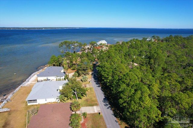 5433 North Shore Rd, Pensacola, FL 32507