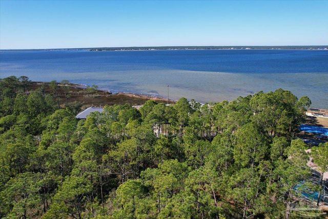 5433 North Shore Rd, Pensacola, FL 32507