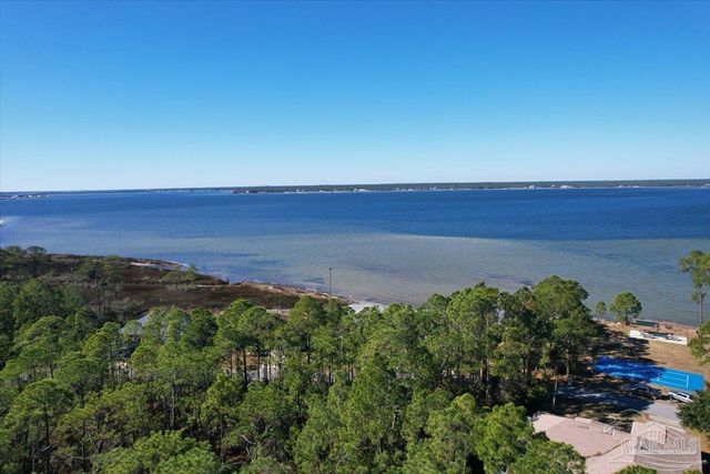 5433 North Shore Rd, Pensacola, FL 32507