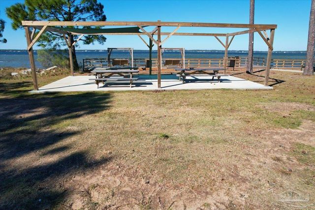 5433 North Shore Rd, Pensacola, FL 32507