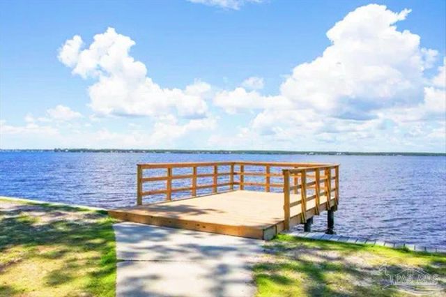 5433 North Shore Rd, Pensacola, FL 32507