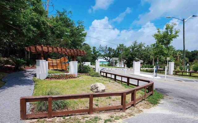 5433 North Shore Rd, Pensacola, FL 32507