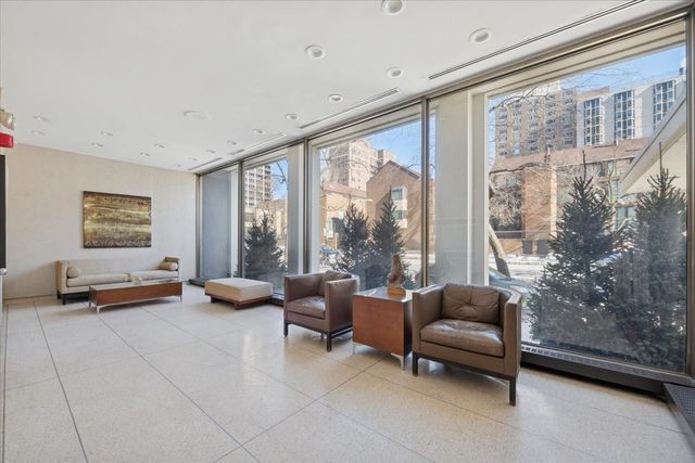 1355 N Sandburg Terrace 2103, Chicago, IL 60610