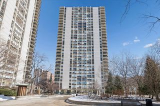 1355 N Sandburg Terrace 2103, Chicago, IL 60610