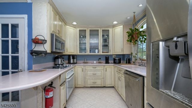 178 Jackson Ave, Rutherford Boro, NJ 07070