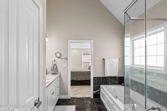 3202 S Winchester Acres Rd, Louisville, KY 40223