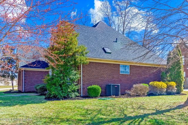 3202 S Winchester Acres Rd, Louisville, KY 40223