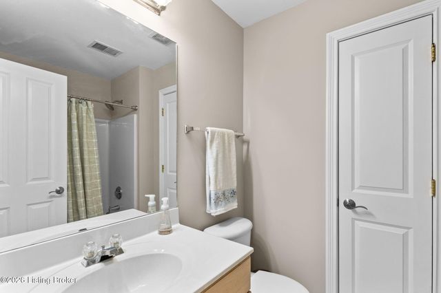 3202 S Winchester Acres Rd, Louisville, KY 40223