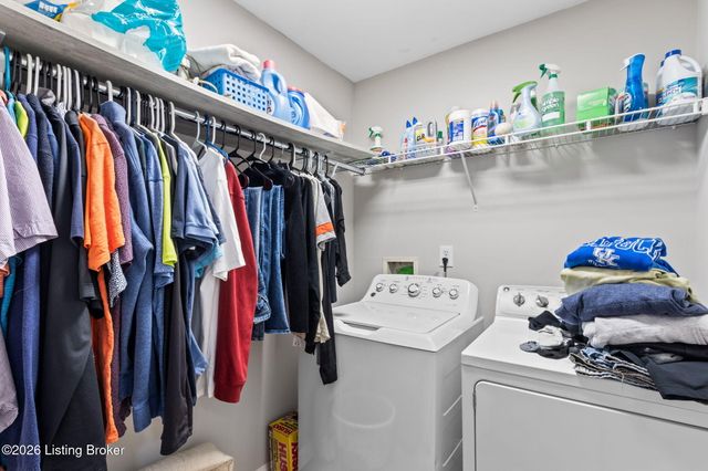 3202 S Winchester Acres Rd, Louisville, KY 40223