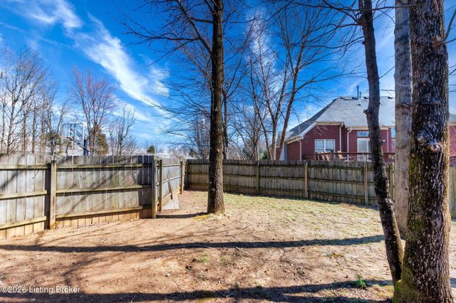 3202 S Winchester Acres Rd, Louisville, KY 40223