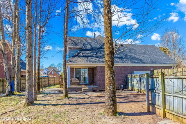 3202 S Winchester Acres Rd, Louisville, KY 40223