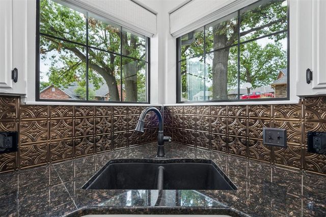 4712 Fountain Gate Drive, Norman, OK 73072