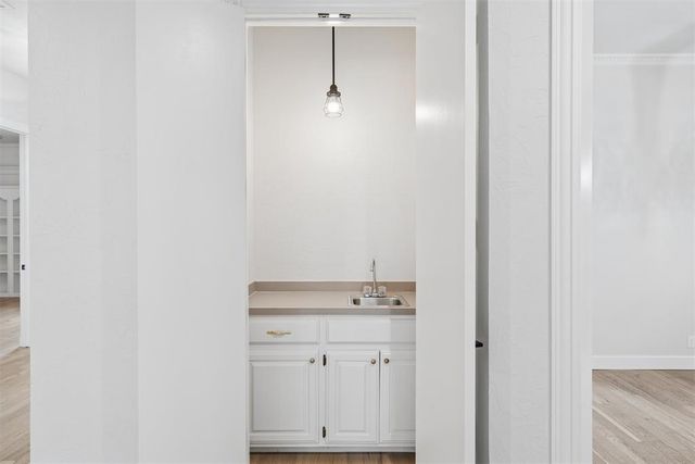 4712 Fountain Gate Drive, Norman, OK 73072