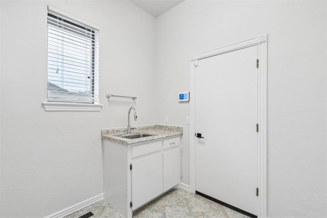 4712 Fountain Gate Drive, Norman, OK 73072