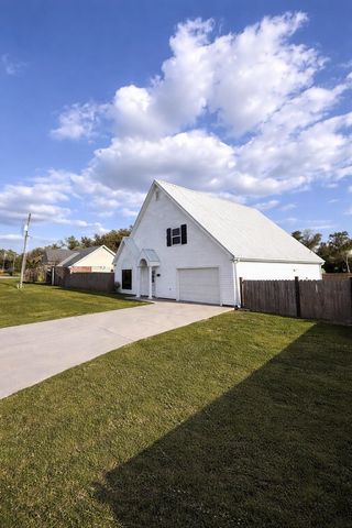 135 Sleepy Hollow Court, Schriever, LA 70395