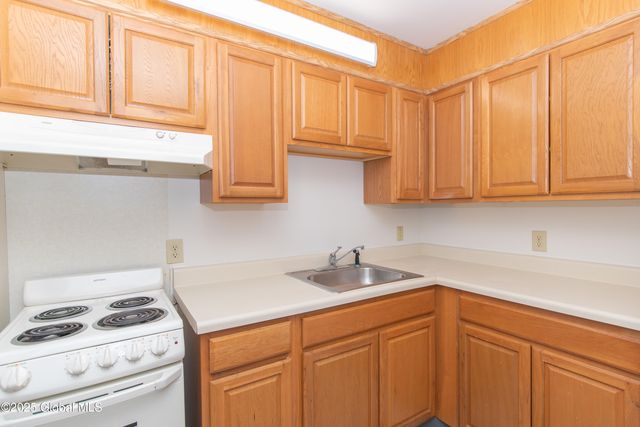 2006 Central Avenue 105, Colonie, NY 12205