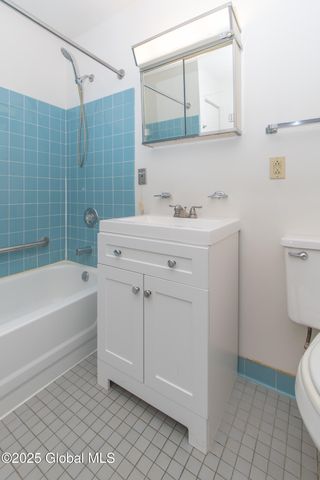 2006 Central Avenue 105, Colonie, NY 12205