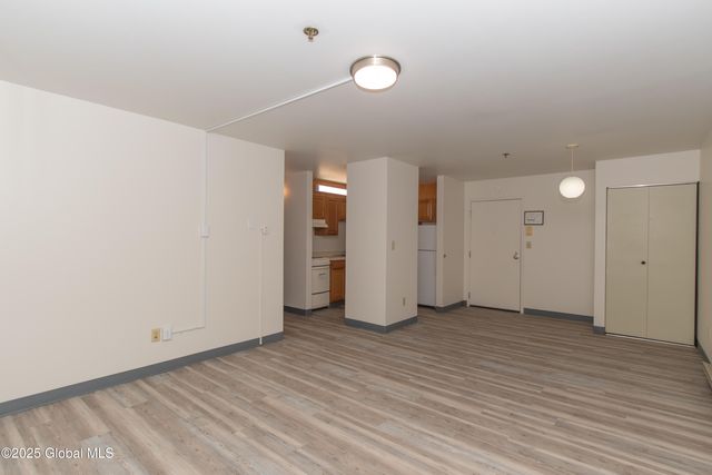 2006 Central Avenue 105, Colonie, NY 12205