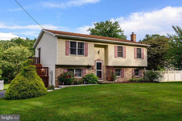 607 S MOUNTAIN RD, Dillsburg, PA 17019