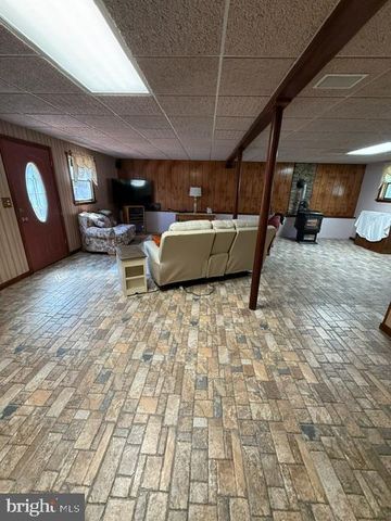 607 S MOUNTAIN RD, Dillsburg, PA 17019