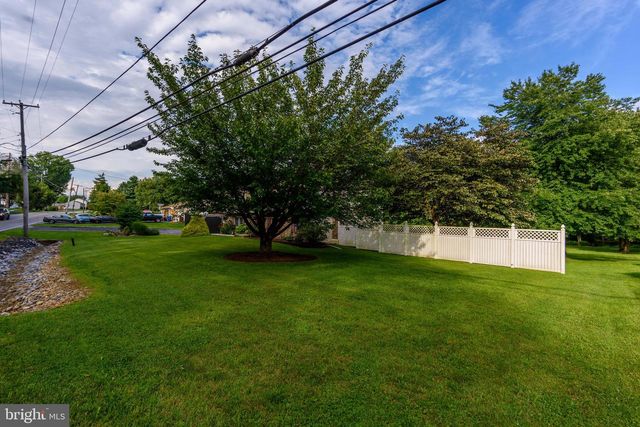 607 S MOUNTAIN RD, Dillsburg, PA 17019