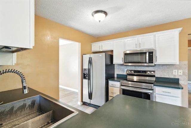 809 Ginger Ridge Drive, Trenton, OH 45067