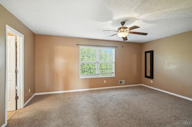 809 Ginger Ridge Drive, Trenton, OH 45067