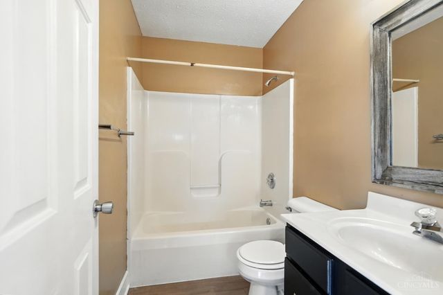 809 Ginger Ridge Drive, Trenton, OH 45067