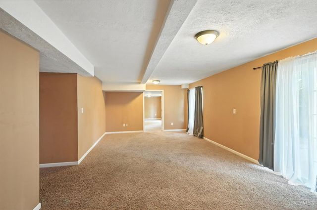 809 Ginger Ridge Drive, Trenton, OH 45067