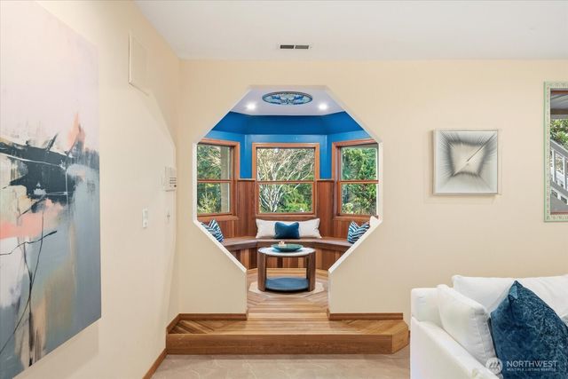 18400 228th Avenue NE, Woodinville, WA 98077