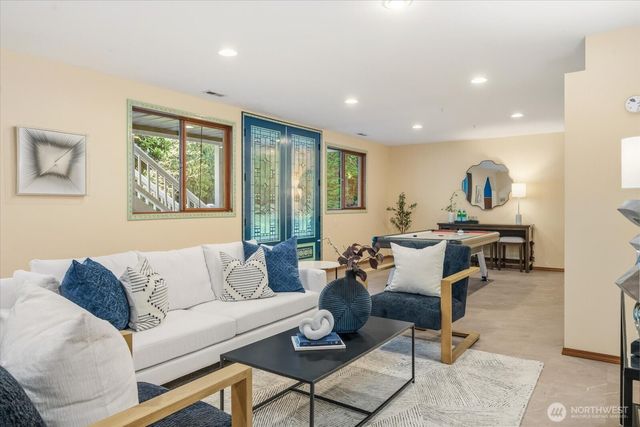 18400 228th Avenue NE, Woodinville, WA 98077