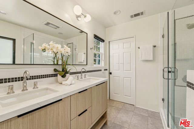 11357 Aqua Vista Street, Studio City (los Angeles), CA 91602
